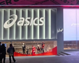 智彩LED顯示屏助力ASICS亞瑟士重慶大融城店“龍”重登場！